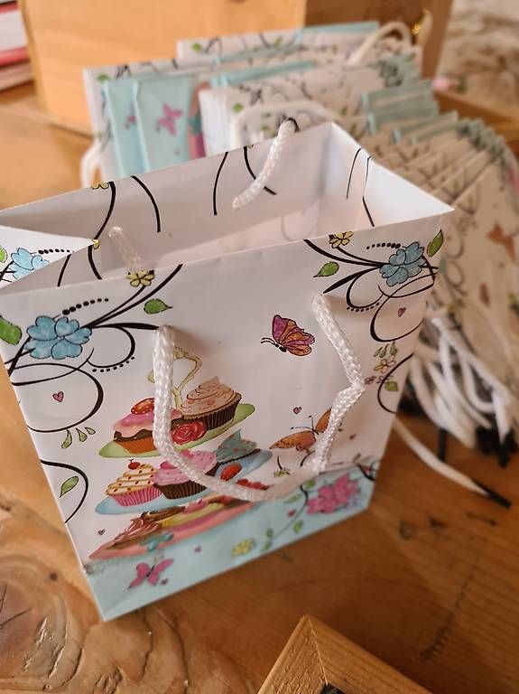 Borse: Papiertasche Cupcake – Usato da Oberuzwil venduto da Noluma 1