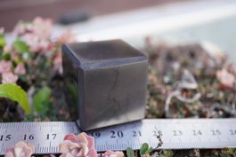 Schungit / Shungit  Würfel 3cm