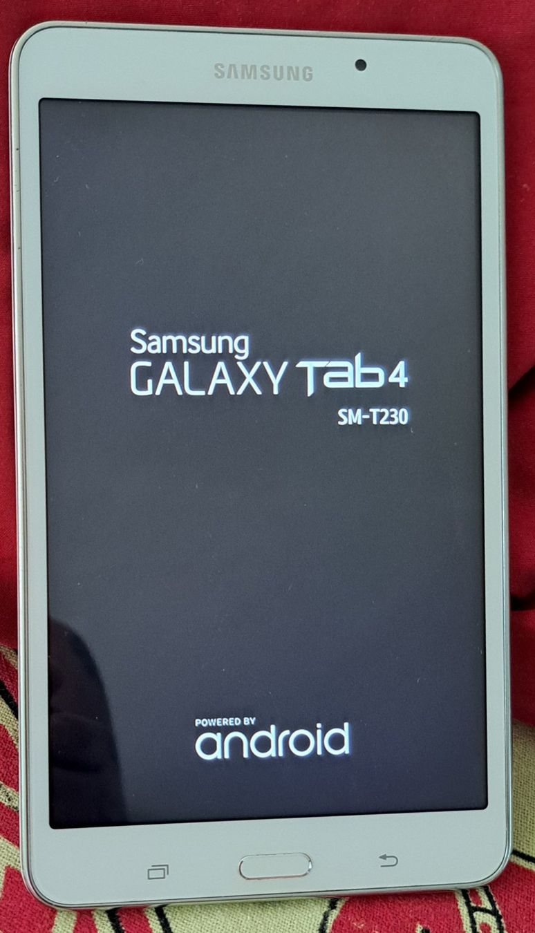 Samsung Tablet PC: Samsung Tablet SM-T230 – Usato da Schlieren venduto da Rcaliforni