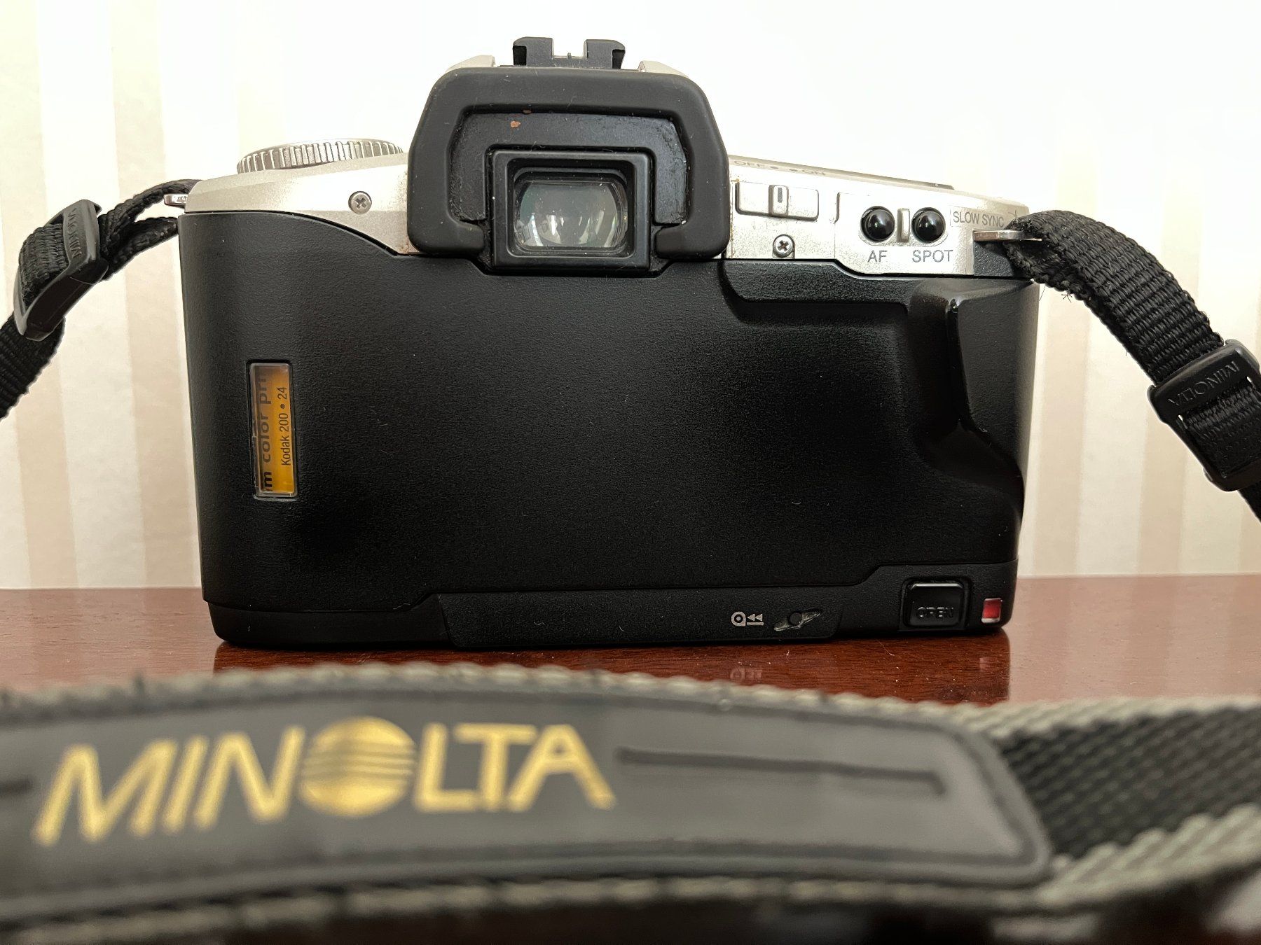 Minolta Appareil photo: Minolta DYNAX 4 mit Objektive und Tasche – D'occasion à Basel par Lancer4 4
