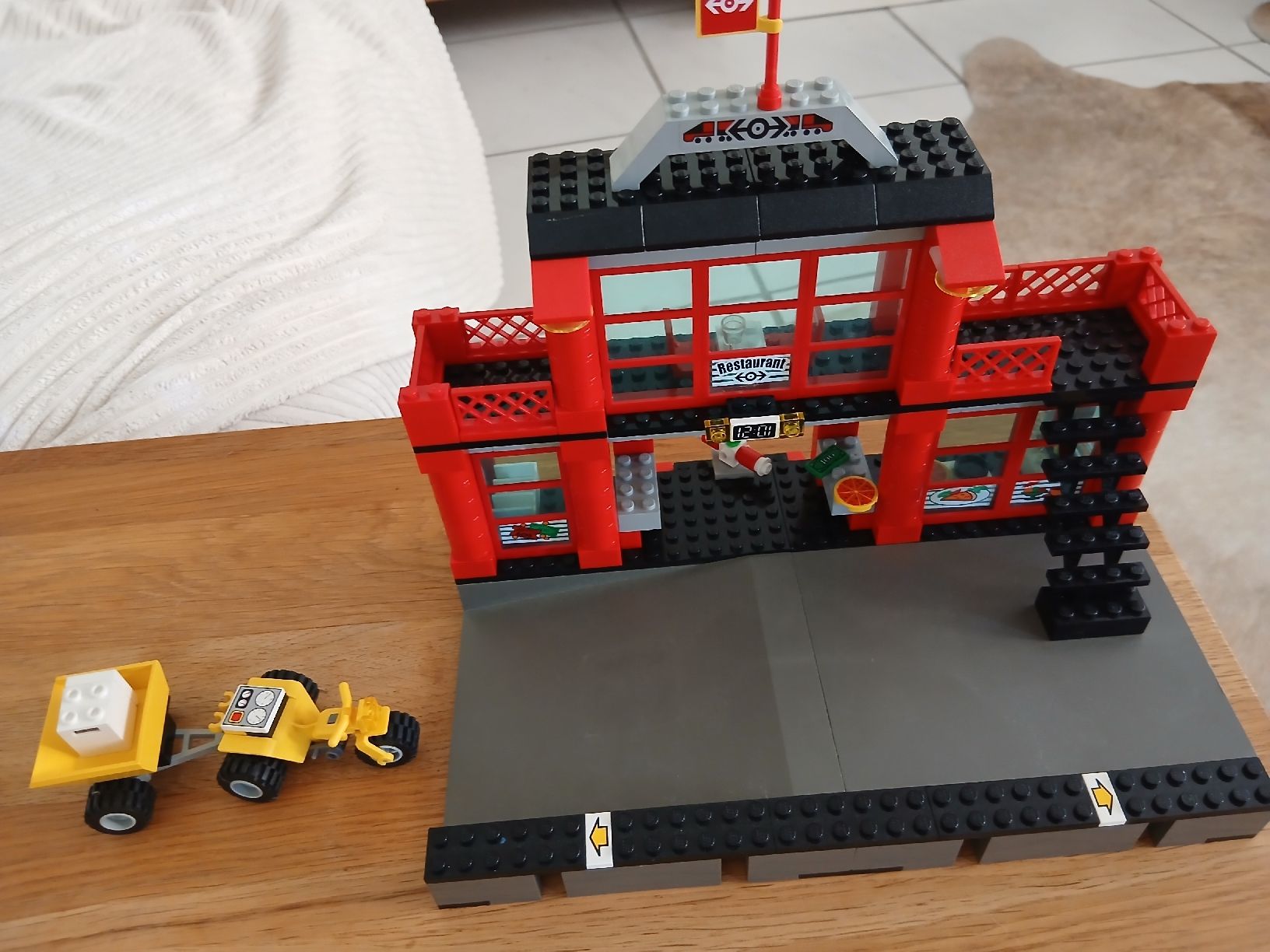 Lego Kit di costruzioni: Lego Set 4556 Güter-Bahnhof – Usato da Bonstetten venduto da PixelFox