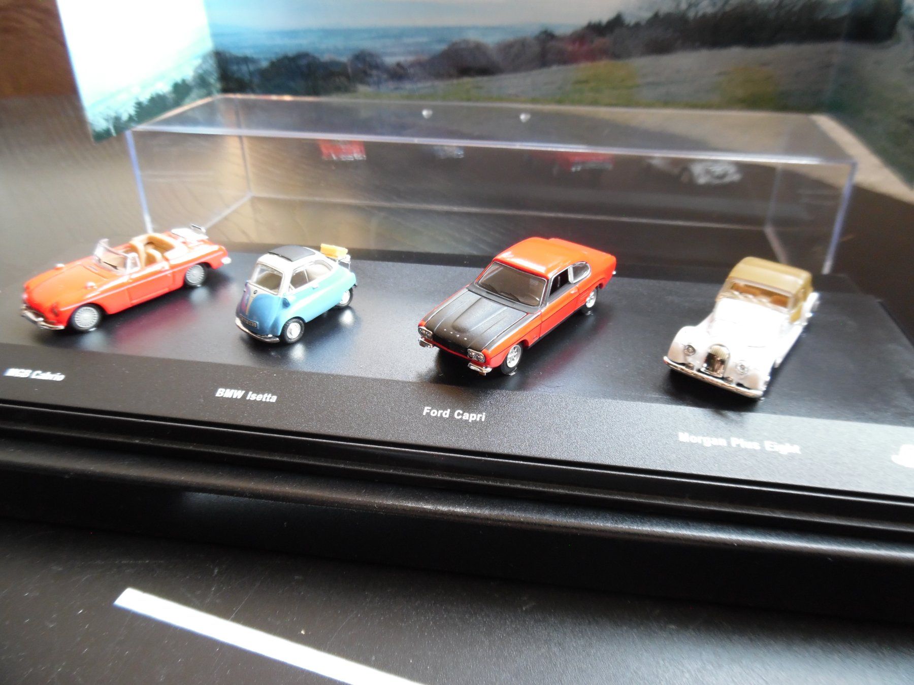 Schuco Voitures modèles: Schuco  Oldimer 4er Set vers. Modelle in Vitrine – D'occasion à Steinach par suzzi11