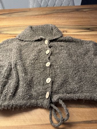 Strickjacke New Collection braun mit Knöpfen Grösse S