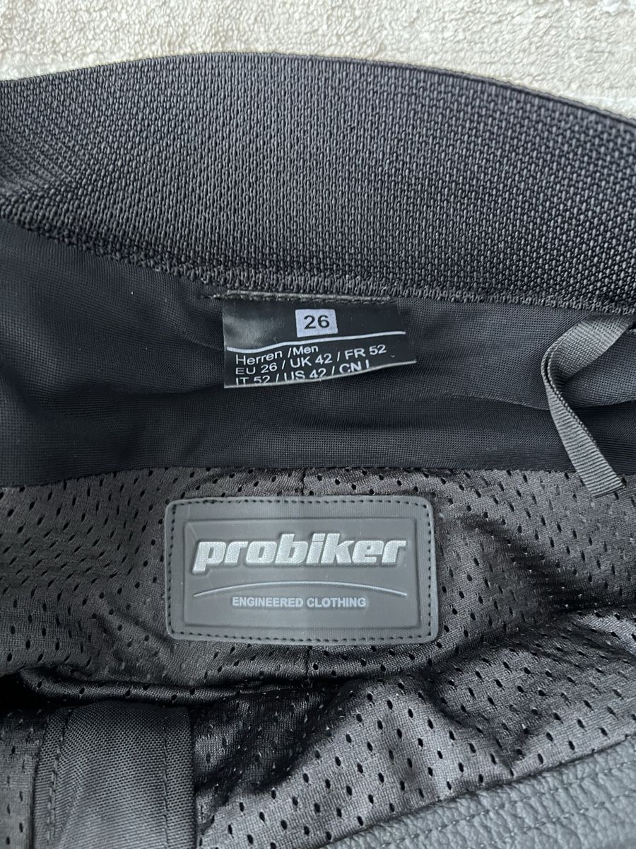 Pantaloni: Probiker Motorradhose Leder Gr. EU 26 – Nuovo (secondo la descrizione) da Dübendorf venduto da arb_xm9b 5