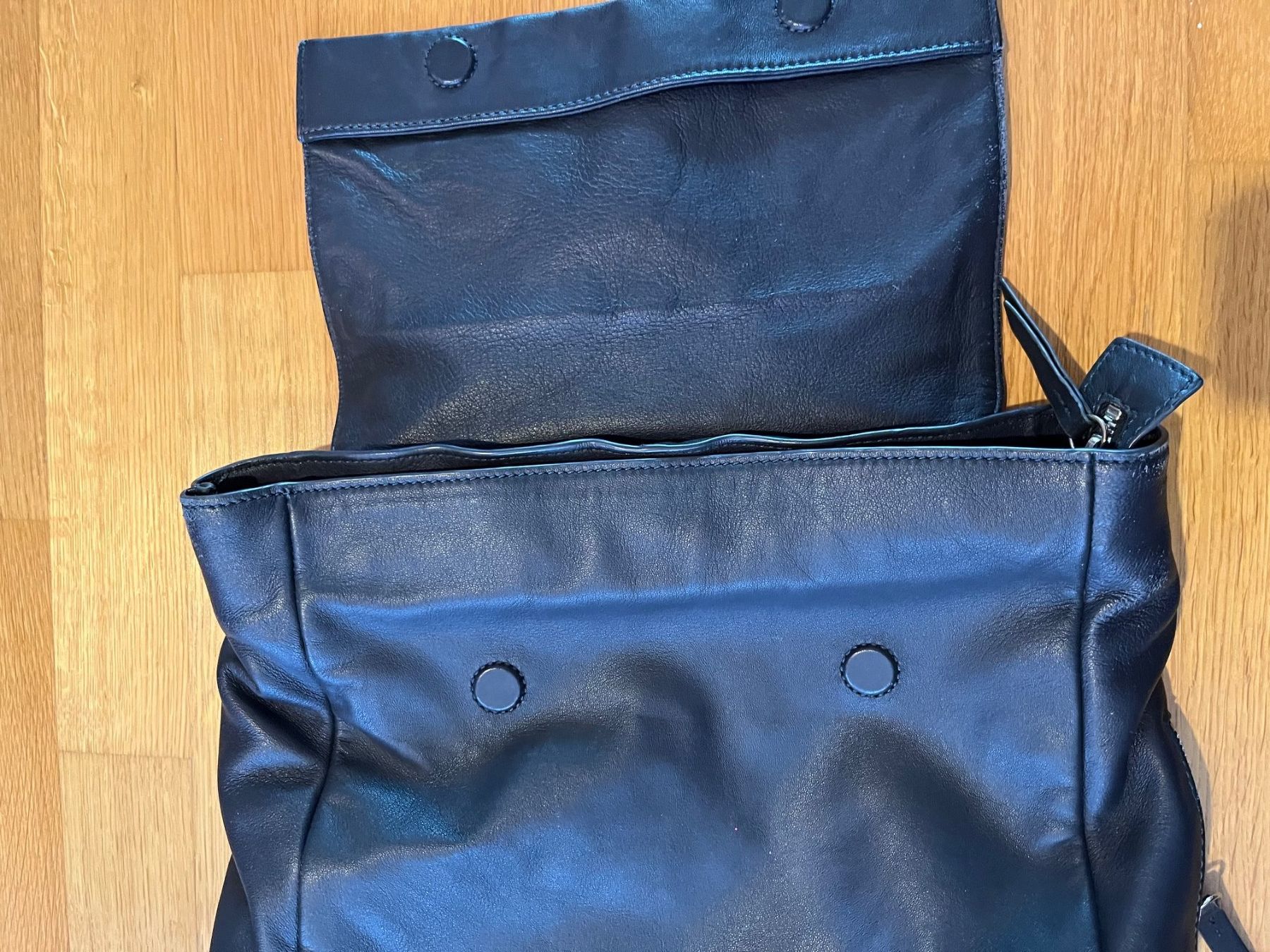 Liebeskind Zaini: LIEBESKIND Rücksack Leder – Usato da Luzern venduto da Aleoschli 5
