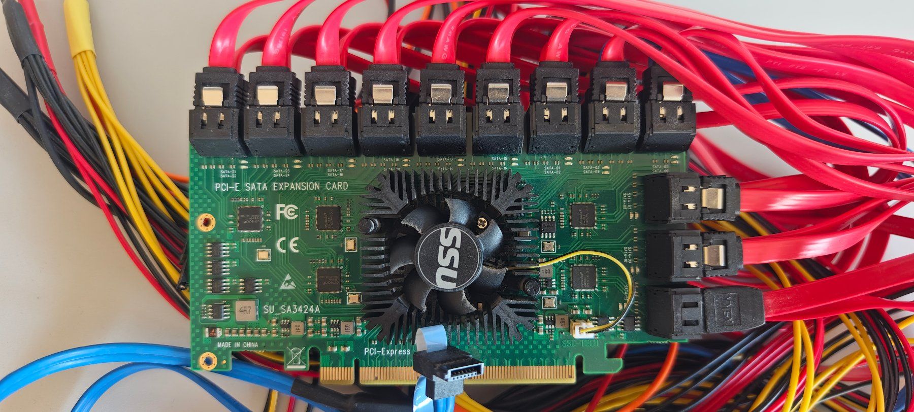 Unità & Adattatore: Pcie zu 24 SATA HDD Festplatten Adapter – Usato da Zürich venduto da A.Zickler 1