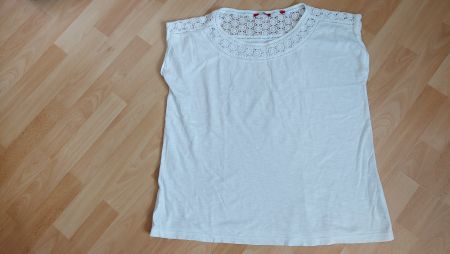 **Schönes T-Shirt von S. Oliver Gr. 44**