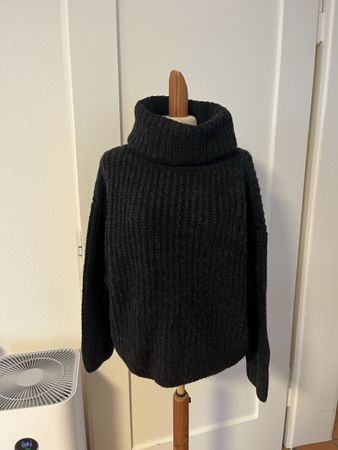 Warmer, schwarzer Strickpullover von Topshop Grösse 36-38