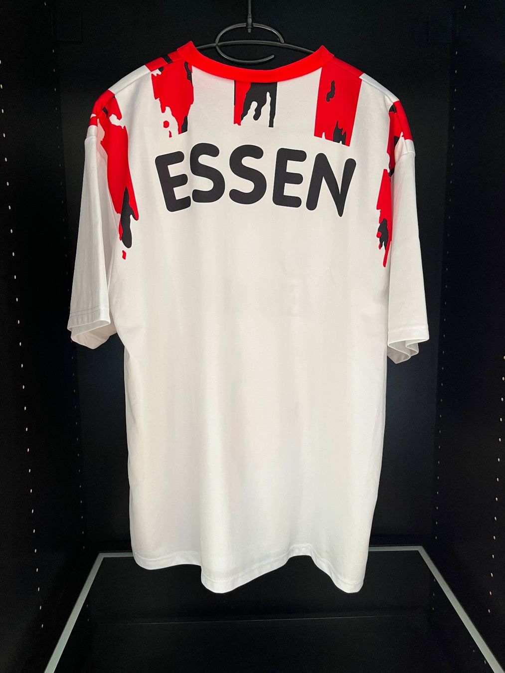 Canottiere & Pantaloni: Rot-Weiss Essen Trikot – Nuovo (secondo la descrizione) da Näfels venduto da dom_9p7f 1