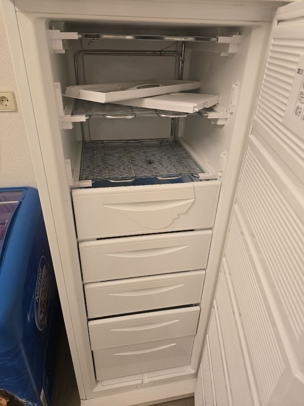 Congelatori: Gefrierschrank  – Usato da Binningen venduto da djtiest 2