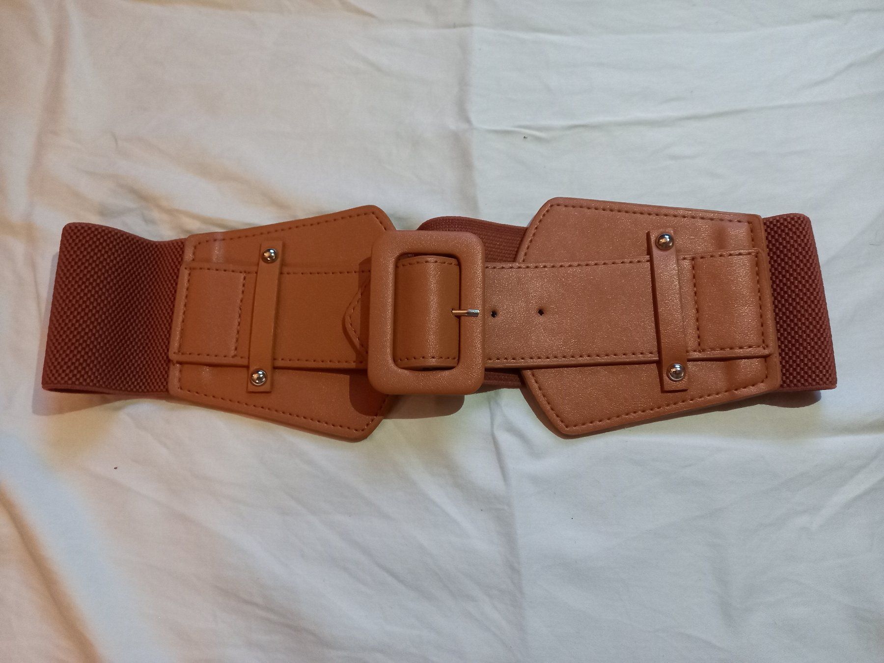 Cinture: Breiter elastischer Gürtel quadratische Schnalle – Nuovo e nell'imballaggio originale da Lausanne venduto da FASHION-WORLD-SHOP