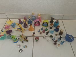 Viele Disney Prinzessinnen Figuren und Zubehör