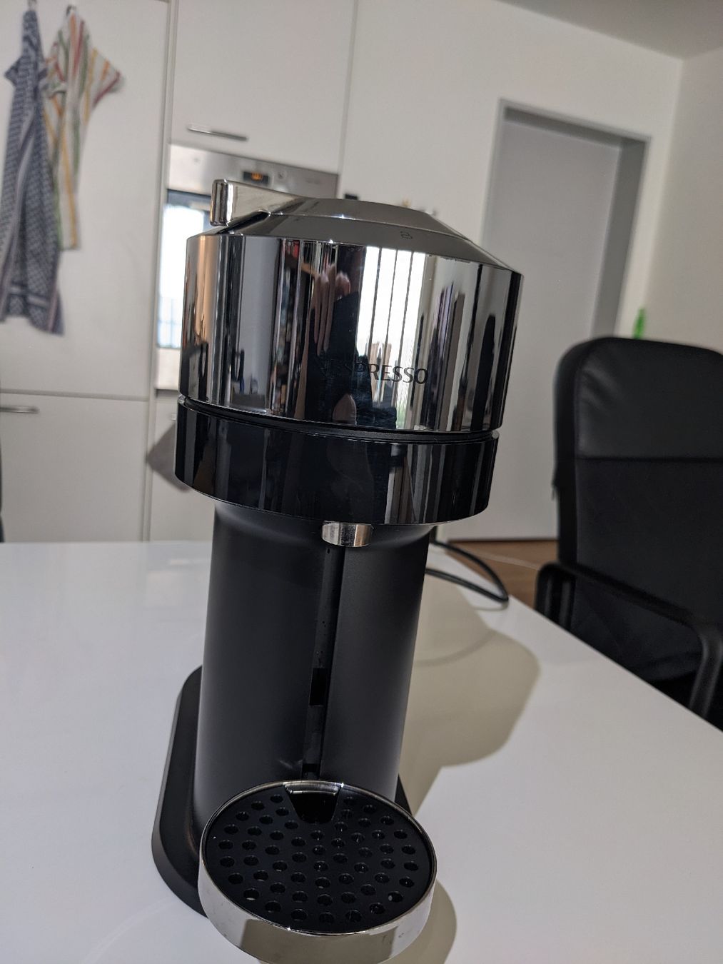 Nespresso Macchine per caffè & Macchine per espresso: Nespresso VERTUO NEXT DELUXE – Usato da Reinach AG venduto da Jns98 1