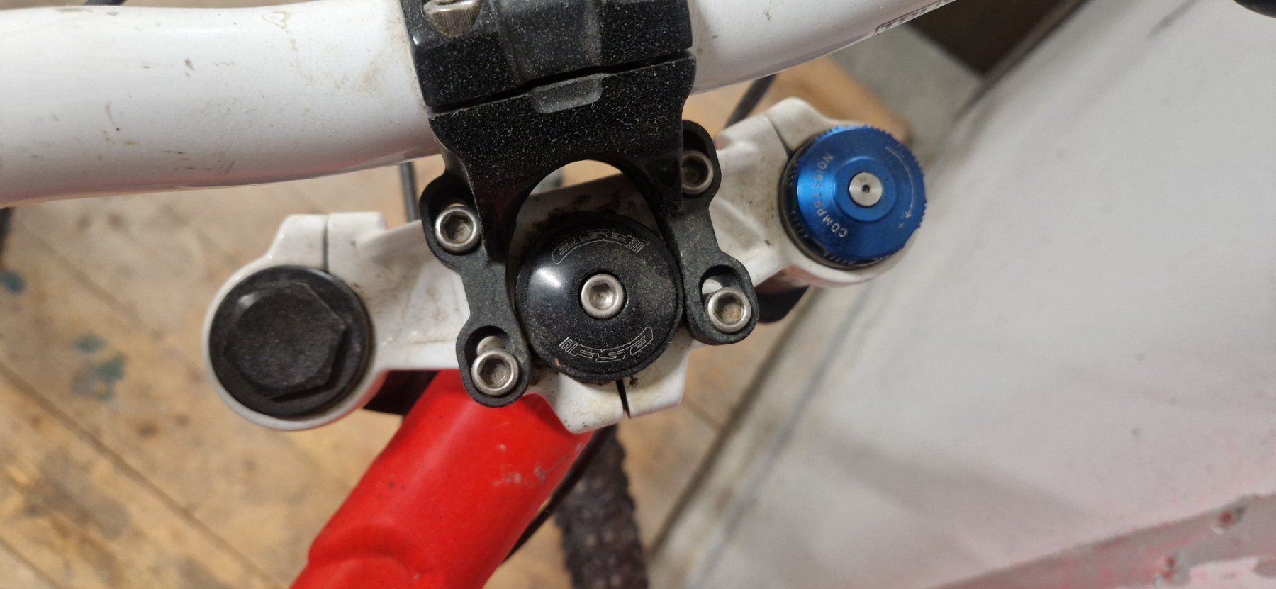 Commencal Biciclette: Downhill Bike Commencal – Usato da Murg venduto da mar_t7qy 4