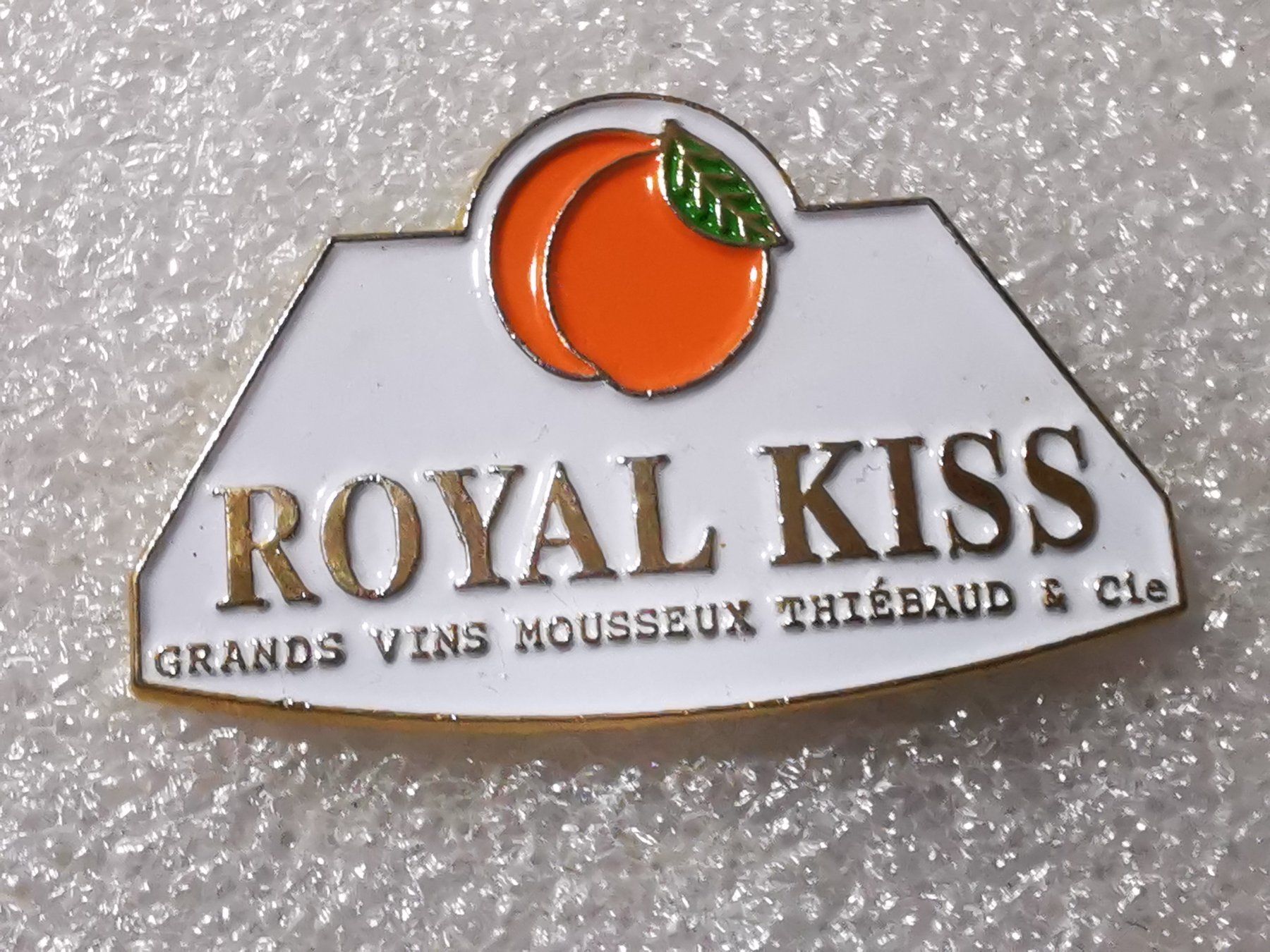 Placchette & Badge: Ansteckpin 114: Royal Kiss – Usato da Oppligen venduto da Pin-Fall-Shop