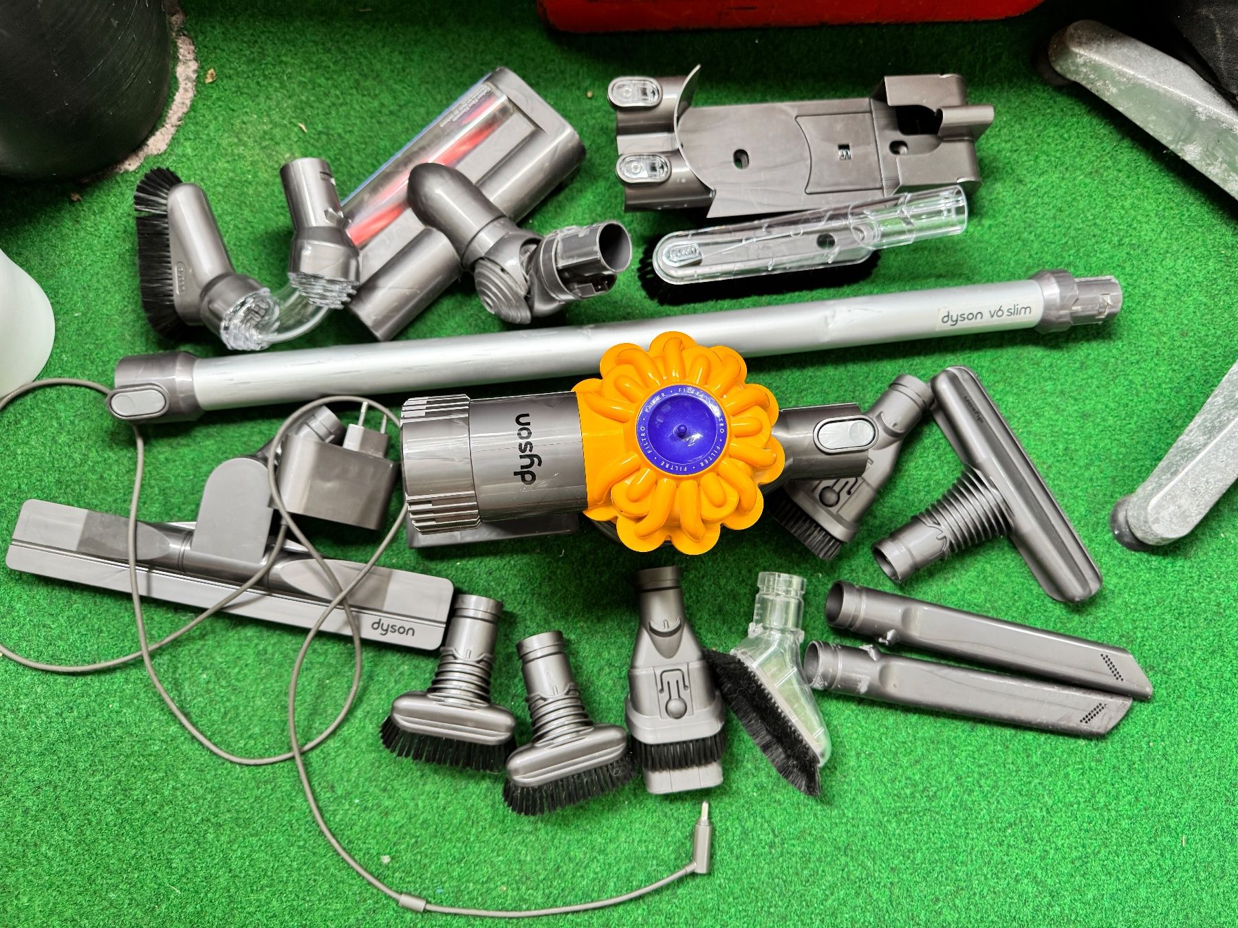 Dyson Aspirapolveri & Accessori: Dyson V6 – Usato da Zürich venduto da Cibin