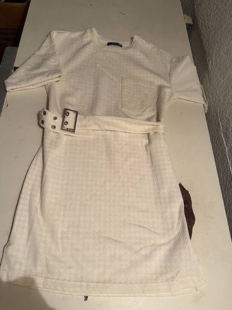 Bershka Sommerkleid Gr. SWeiss Gürtel