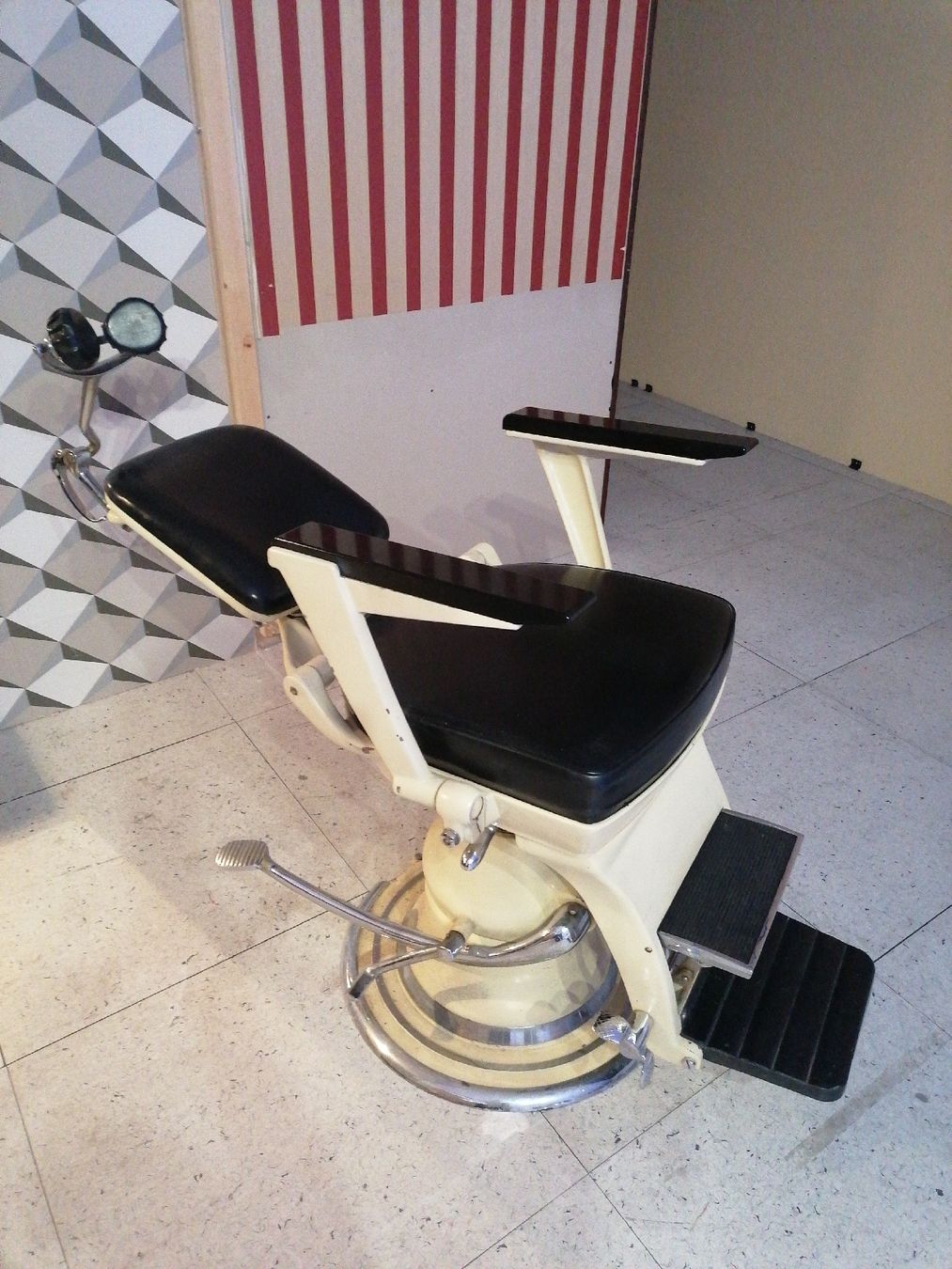 Lettini & sedie per cosmetici: Chaise barber barbier – Usato da Territet venduto da raphael7846 2