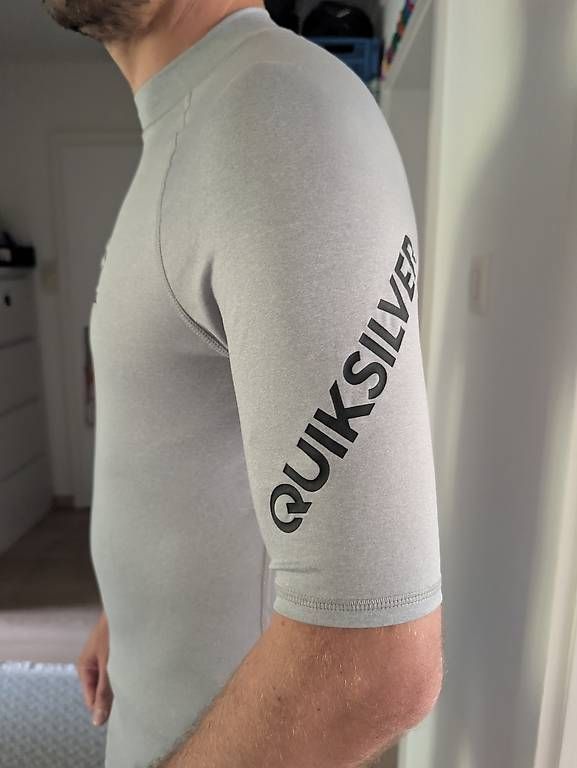Quiksilver T-Shirts: Quiksilver UV Shirt L – Gebraucht aus Zürich von geb_yp97 1