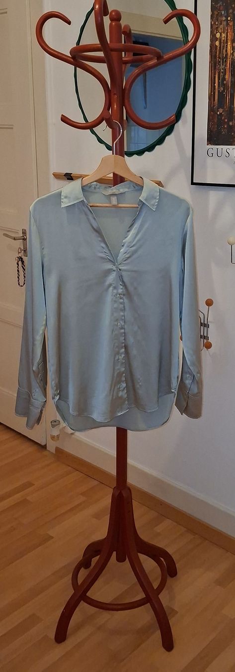 H&M Camicette: Bluse hellblau Grösse S leicht getragen – Usato da Biel/Bienne venduto da Saalso
