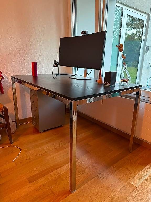 Tables: Tisch inox schwarz Holz  – D'occasion à Zürich par ben_5pkm 1