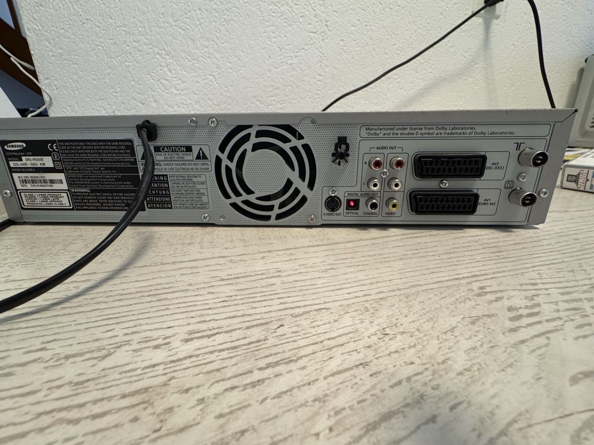 Samsung Registratori: Samsung DVD-VR300E vhs dvd recorder – Usato da Zunzgen venduto da milesdavis76 5