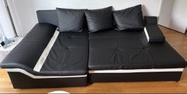 Bequemes und pflegeleichtes Kunstleder (Bett-) Sofa