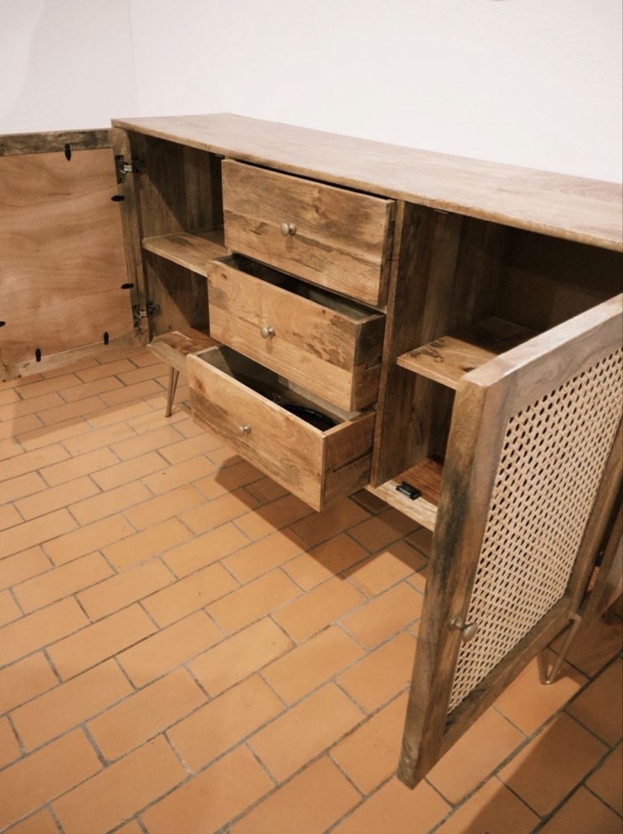 Credenze: Holz Sideboard/Buffet mit Rattan Details – Usato da Luzern venduto da rei_vjr8 1