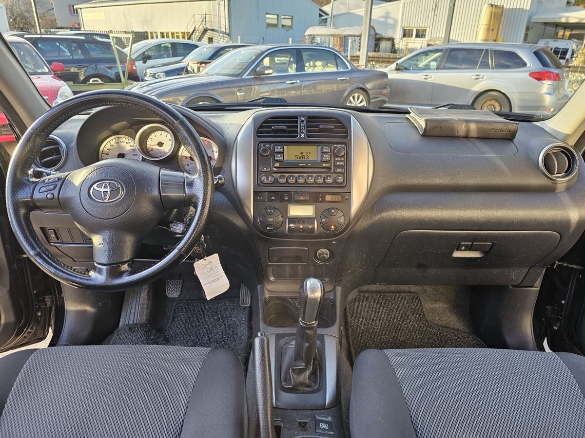 Toyota Automobili: Toyota RAV 4  – Usato da Domat Ems venduto da qen_7mfm 7