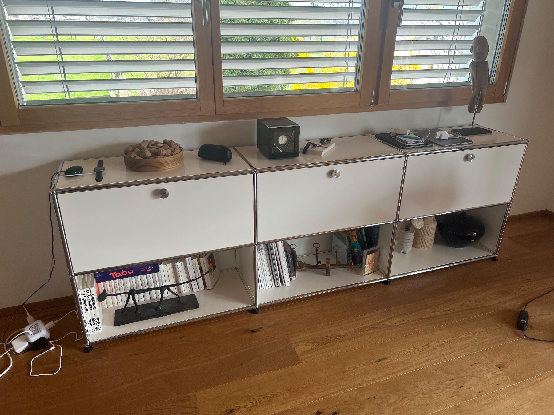 USM Scaffali: USM Haller Sideboard, weiss, tolles Modulmöbel – Usato da Maienfeld venduto da rgrella