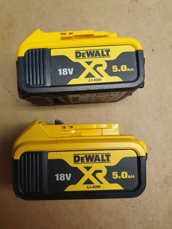2 DeWALT Akkus 18V 5 Ah wie Neu | Kaufen auf Ricardo