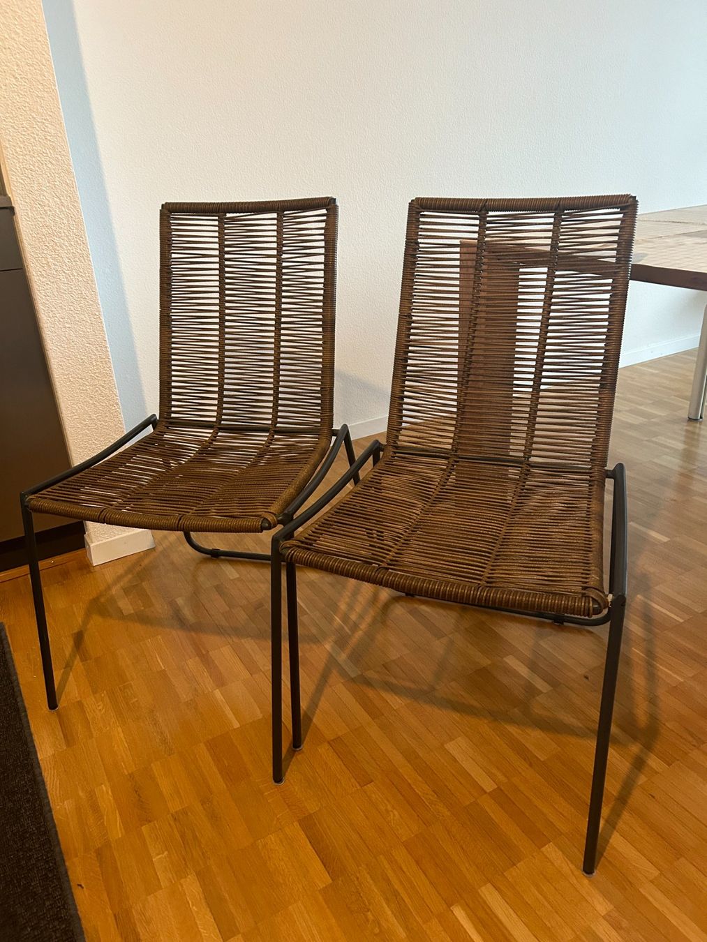 Stühle: 6 Stühle  + 15 CHF liefern. – Gebraucht aus Luzern von giv_tmj8