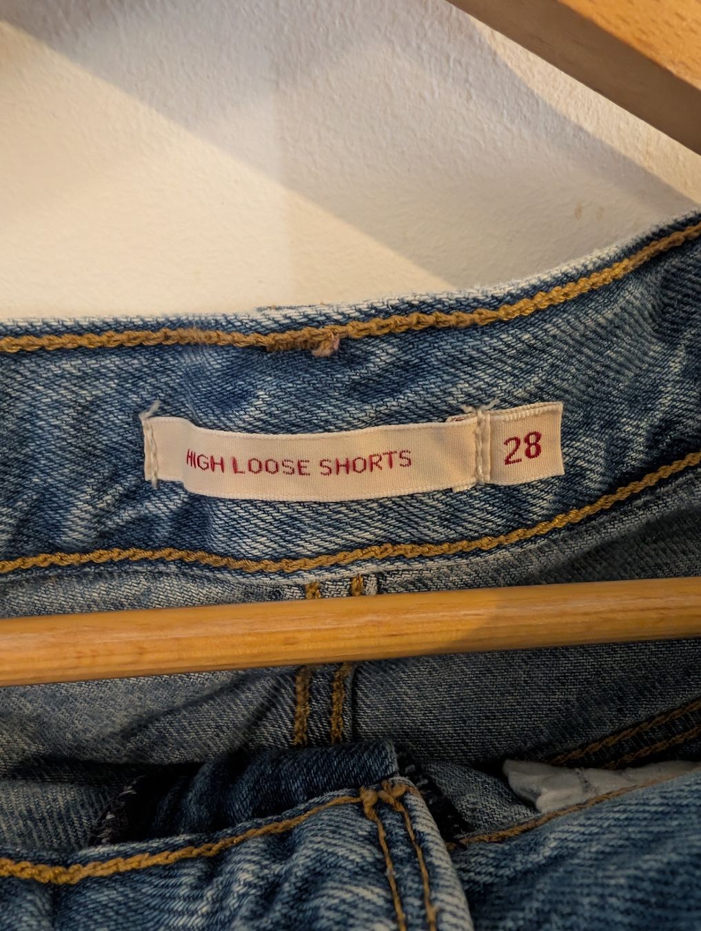 Levi's Jeans: Levi's High Loose Shorts Grösse 28  – Gebraucht aus Unterengstringen von Freeskier02 1