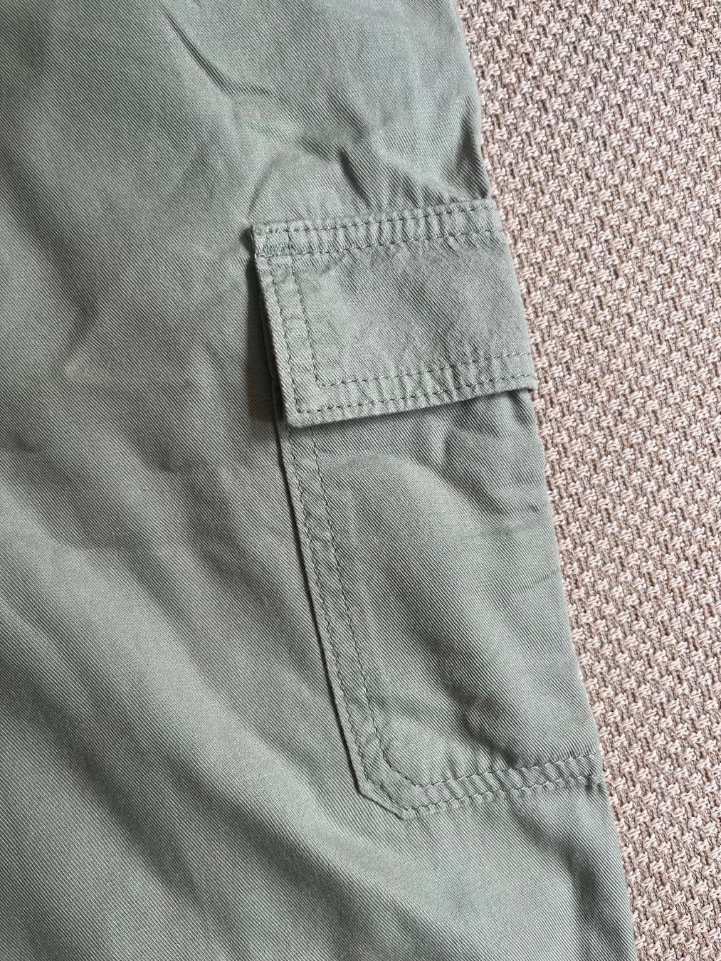 Gap Pantaloni: Green GAP cargo summer trousers age 8 – Nuovo (secondo la descrizione) da Genève venduto da dmt_y25y 2