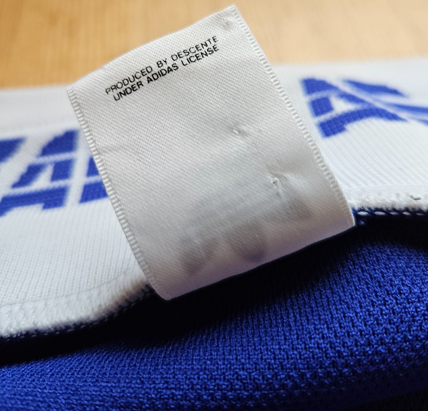 Adidas Giacche: Jacke adidas X Descente Grösse M retro Pullover – Usato da Hägglingen venduto da United-Village-Trade 5
