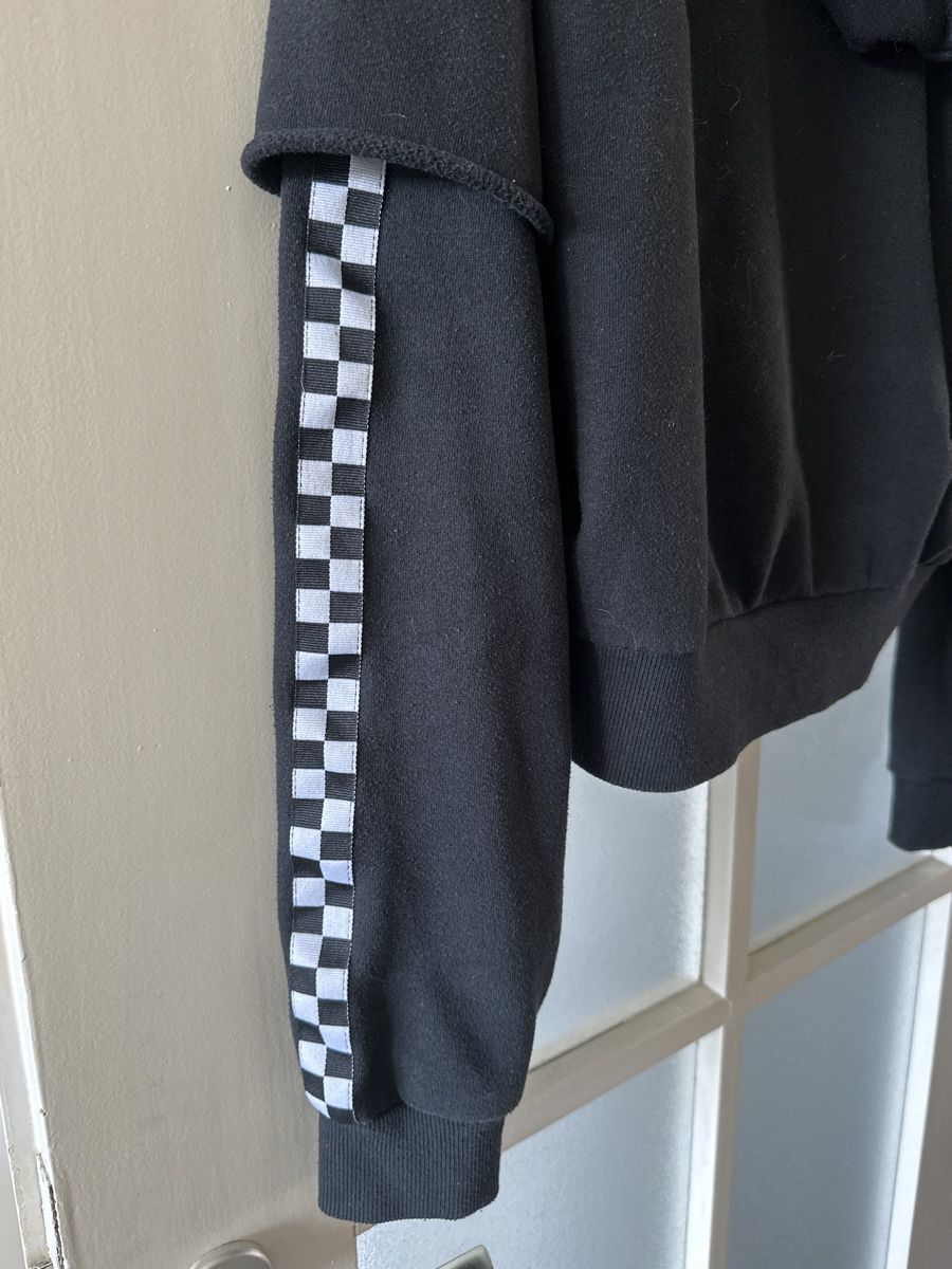 Maglioni & Felpe: Vans Hoodie – Usato da Basel venduto da yourlocalvivi 3