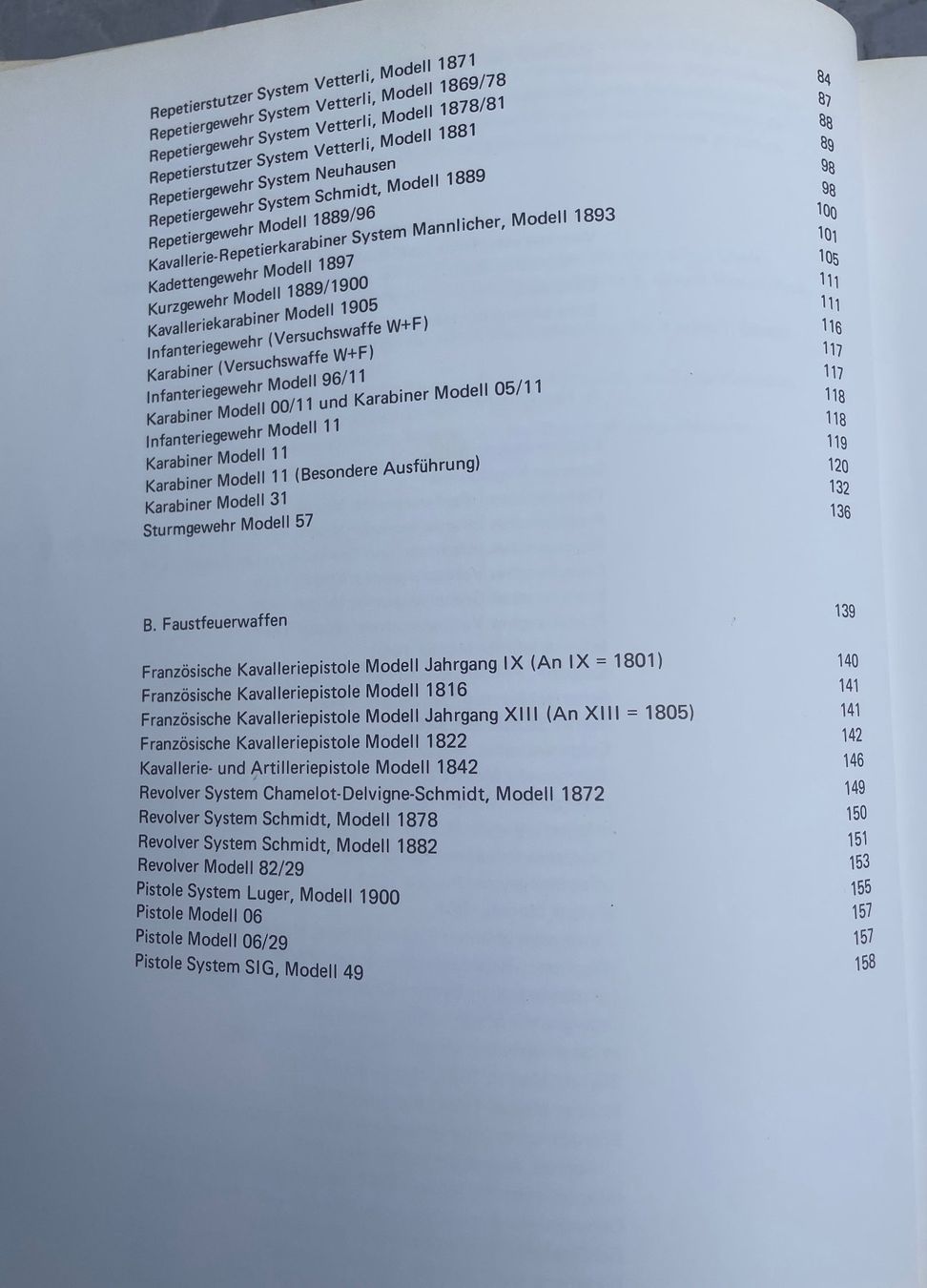 Libri: Hand und Faustfeuerwaffen.Schweizerische Ordonanz 1817-1867 – Difettoso da Versoix venduto da HELVETICA_1 2