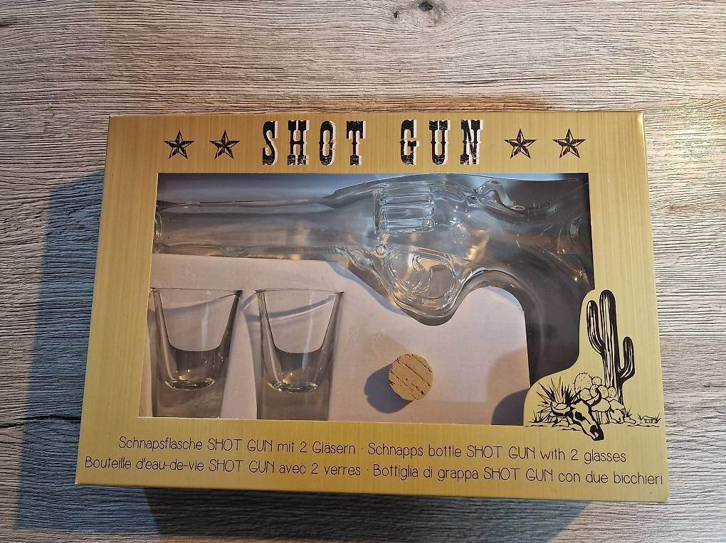 Altro: 2 shot gläser mit gun schnapsflasche  set – Usato da Kaisten venduto da Gartenbauer01