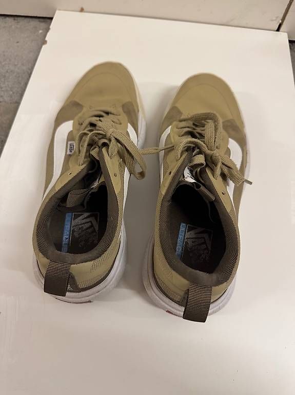 Chaussures hommes: Vans EU 40 – D'occasion à Zürich par fienne 1