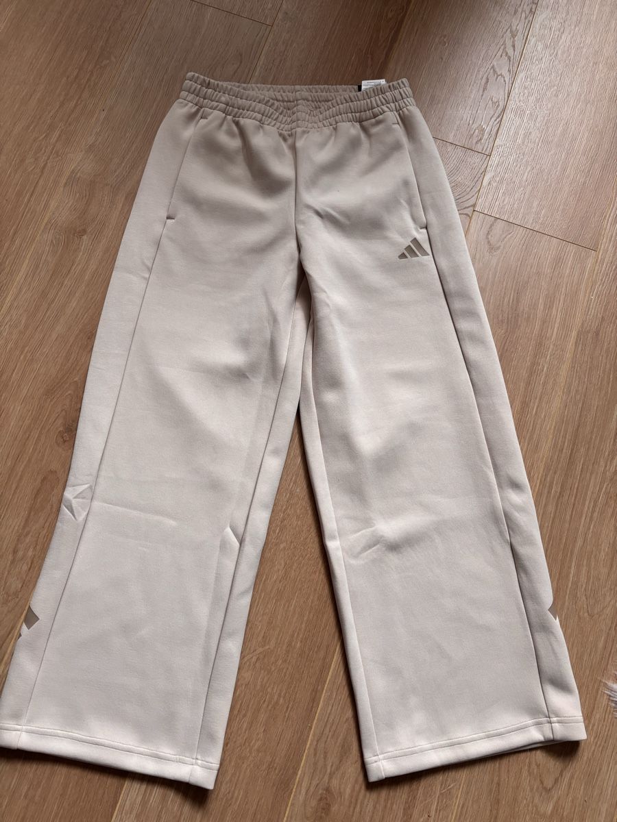 Adidas Hosen: adidas Performance FUTURE ICONS STRIPES WIDE LEG PANTS – Neu (gemäss Beschreibung) aus Weisslingen von Yuna123