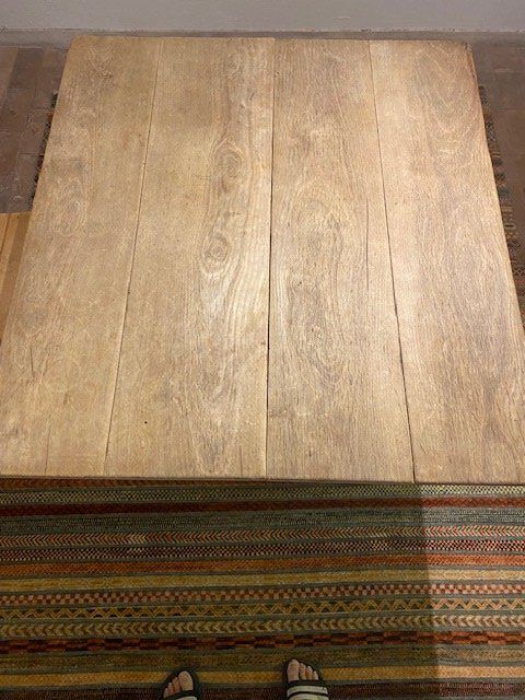 Tavoli: Couchtisch mit antiker Tischplatte – Usato da Winterthur venduto da woodenhiller68 2