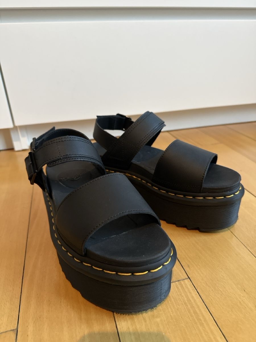 Dr. Martens Scarpe da uomo: Dr. Martens Plateausandalette – Nuovo (secondo la descrizione) da Basel venduto da yourlocalvivi 1