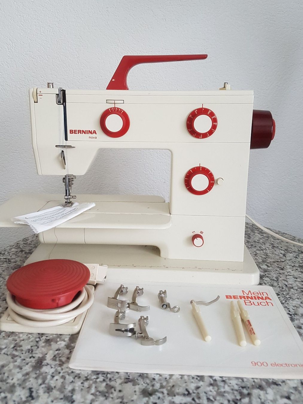 Bernina Macchine da cucire: Bernina NOVA Nähmaschine – Usato da Wallisellen venduto da Swissline11