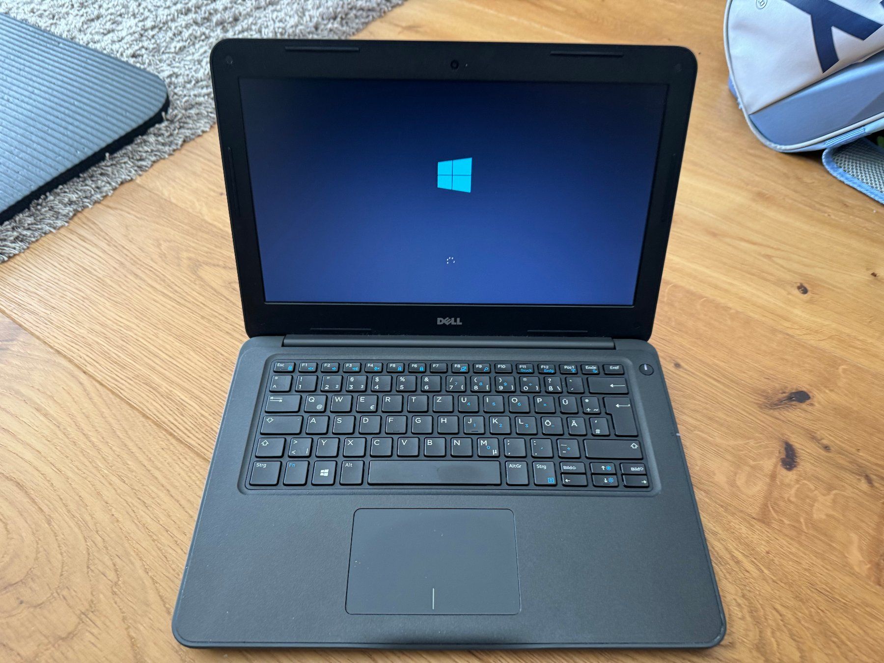 Dell Notebooks: Notebook Dell Latitude 3380 13.3" – Gebraucht aus Bachenbülach von  1