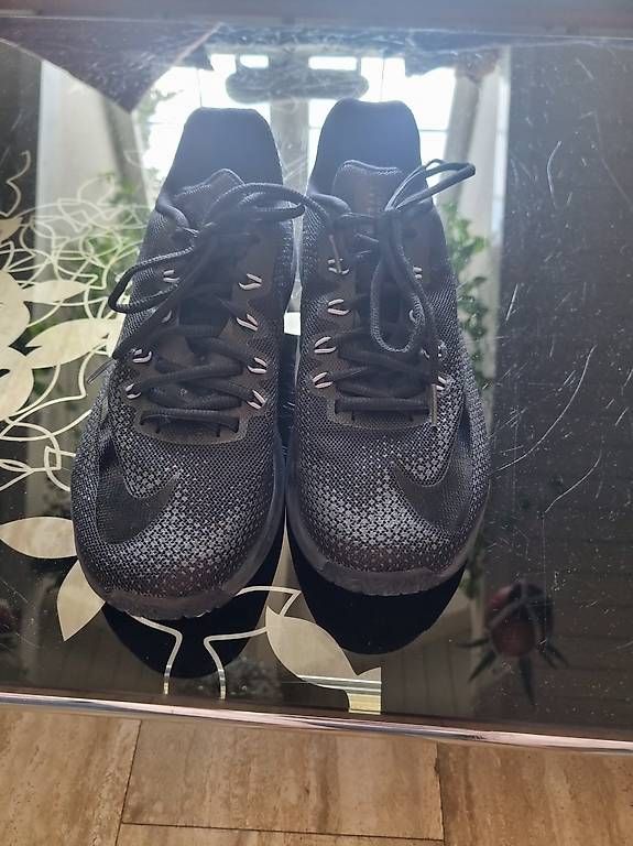 Herrenschuhe: Air Max Infuriate Low gr. 41 – Gebraucht aus Nänikon von einhorn111