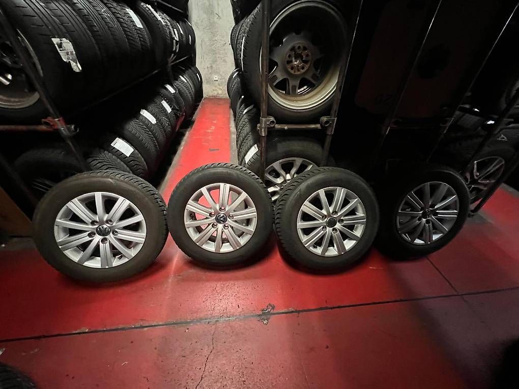 Pneumatici & Ruote complete: Cerchi e gomme invernali VW Golf – Usato da Figino venduto da cym_qvj7 1