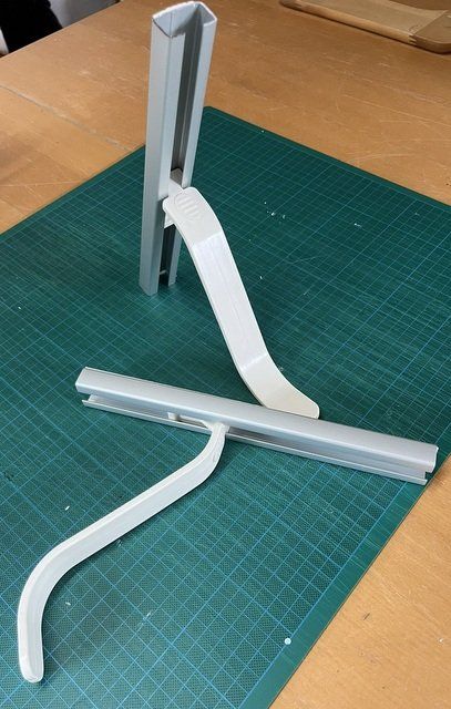 Supporti a parete: Camping Tellerhalter Wand – Usato da Ottikon venduto da mindfuel