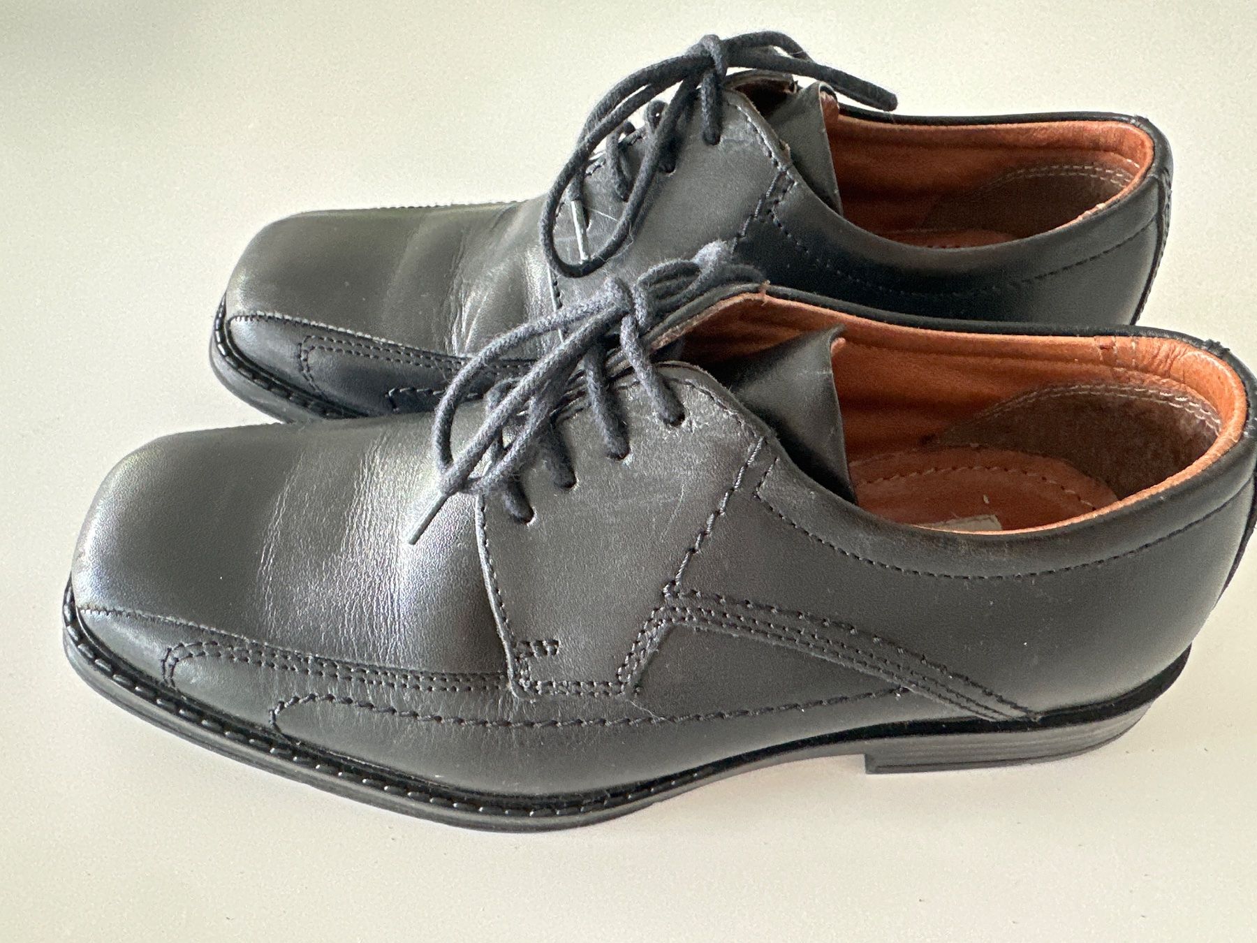 Scarpe per ragazzi: Black neat shoes size 33 – Usato da Sattel venduto da oat_6btk