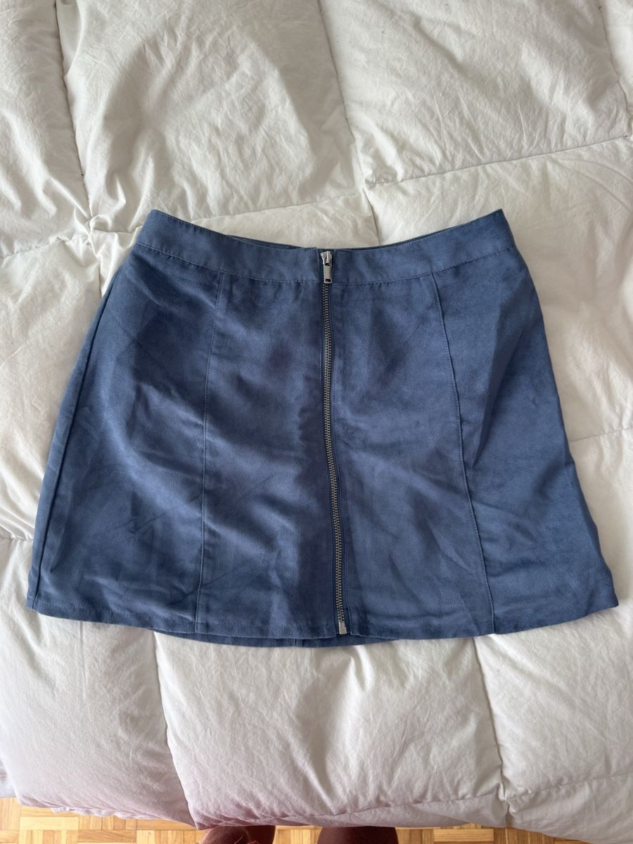 H&M Gonne: Jupe suédine bleue taille haute fermeture éclair devant H&M – Usato da Genève venduto da lejardindesvetements