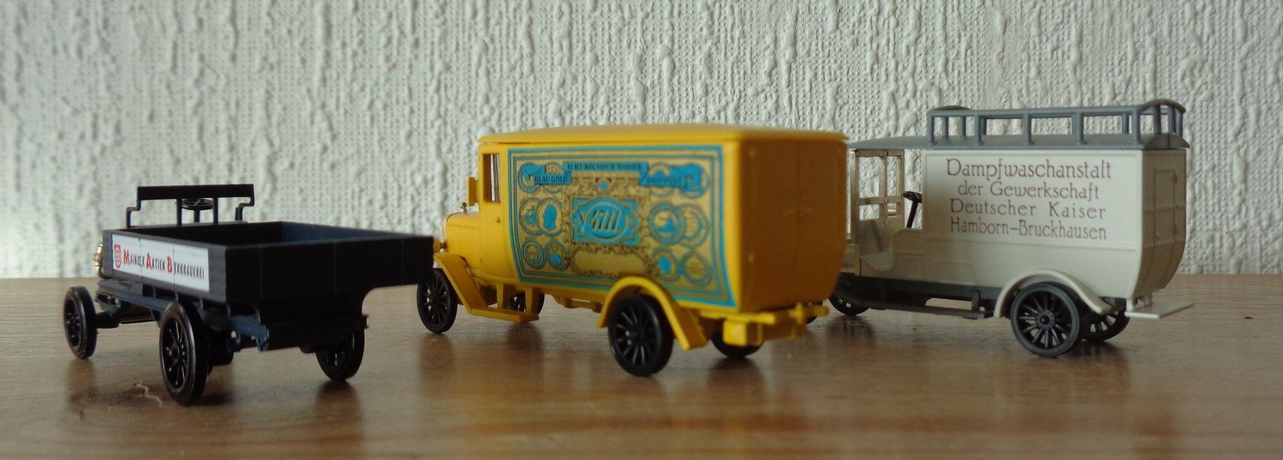 Märklin Modellini di ferrovie: Märklin 1889, 3 Oldtimer "Lieferwagen", H0 – Usato da Arbon venduto da lyres 1